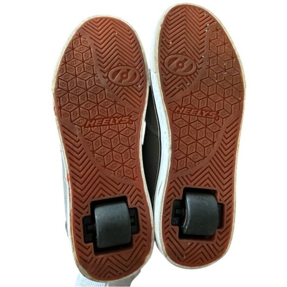 Heelys Boys Grey and Black Sneakers With Wheels Size 5 Youth - Picture 6 of 7